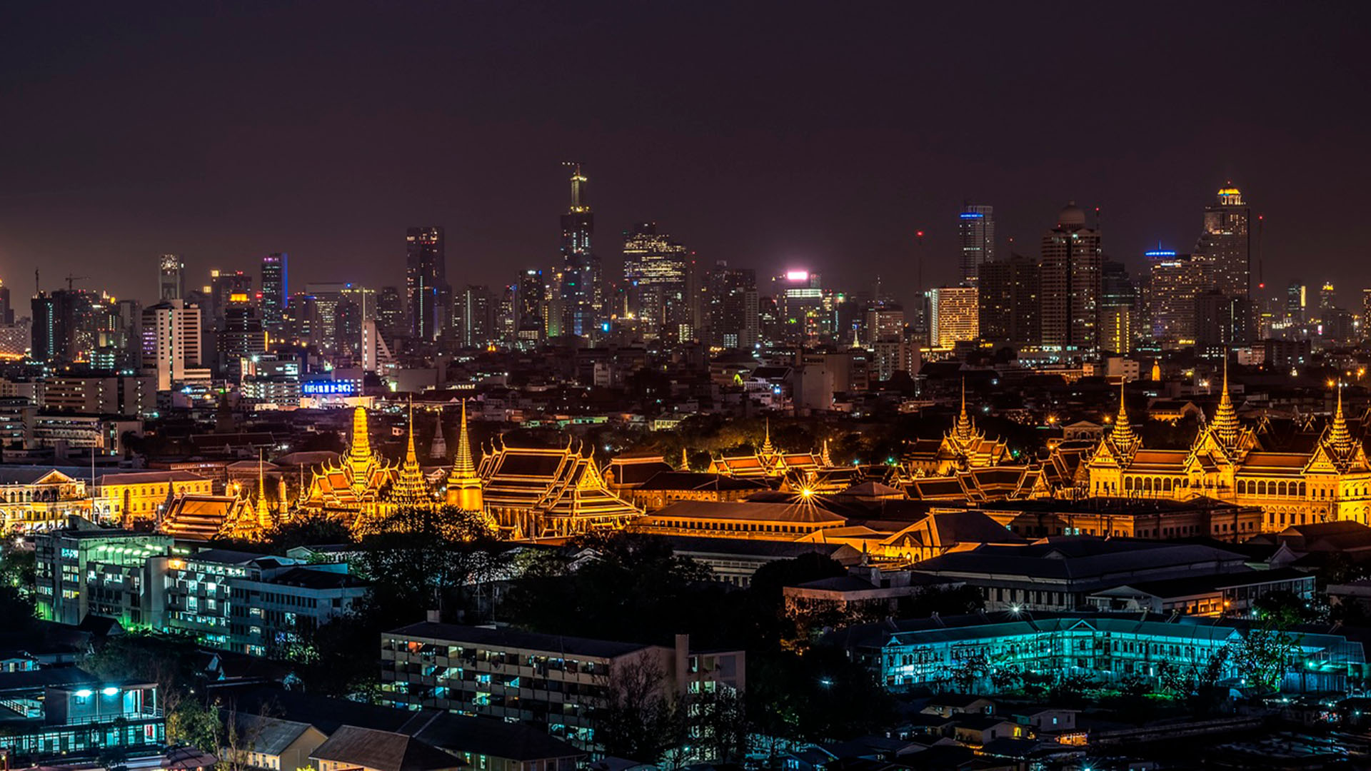 Como não se encantar com a atmosfera caótica e misteriosa de cidades como Bangkok? Explorar esses destinos é obrigação de qualquer viajante!