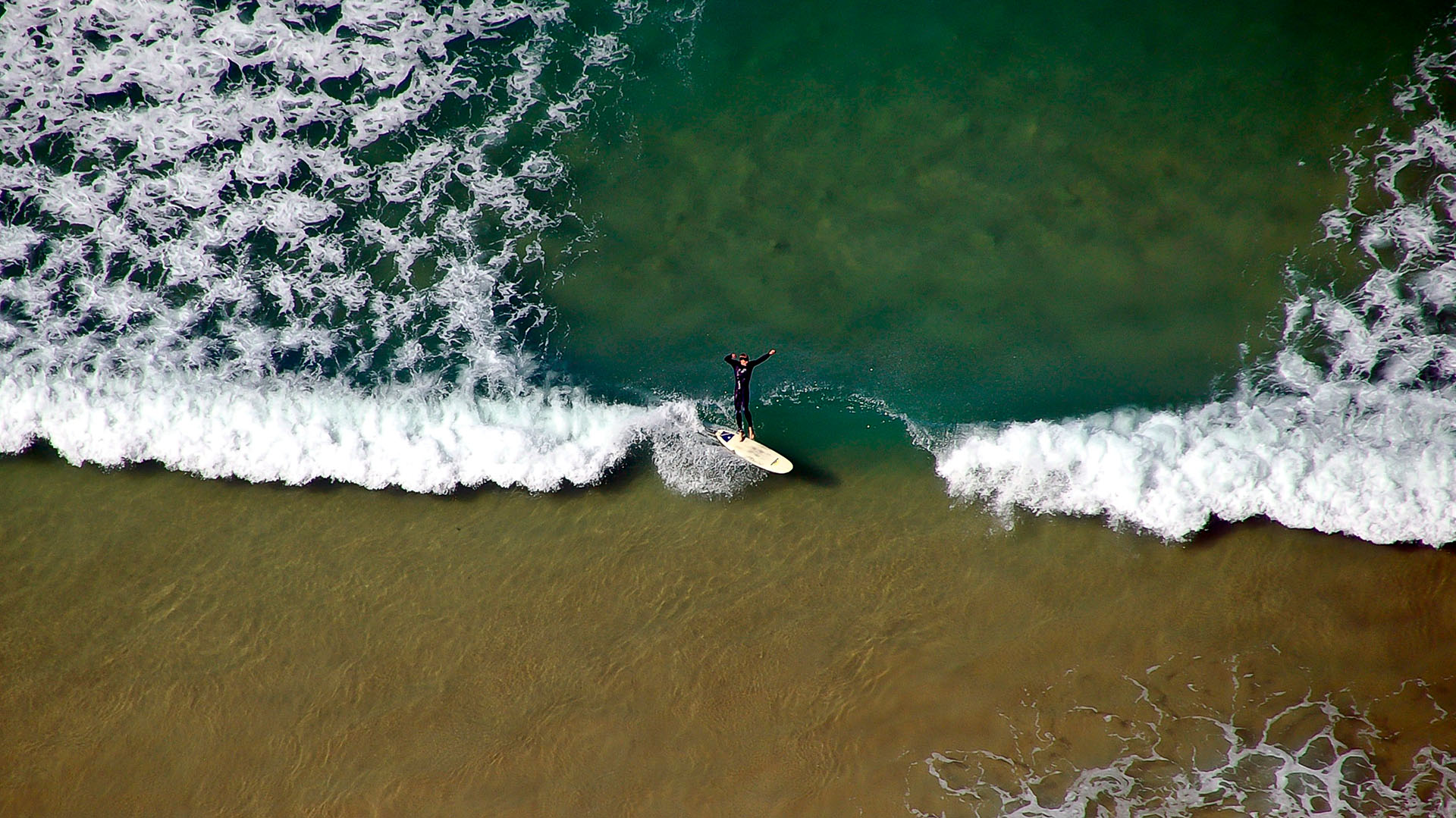 Os apaixonados por surf e esportes aquáticos têm na Austrália uma infinidade de destinos para curtir.